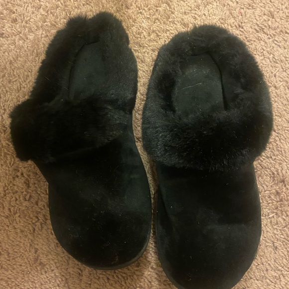 Slippers - Picture 2 of 2